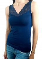 Майки и футболки - Женская майка-топ из вискозы с глубоким V-образным вырезом