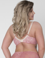 Бюстгальтер на косточках с мягкими гипюровыми чашками plus size